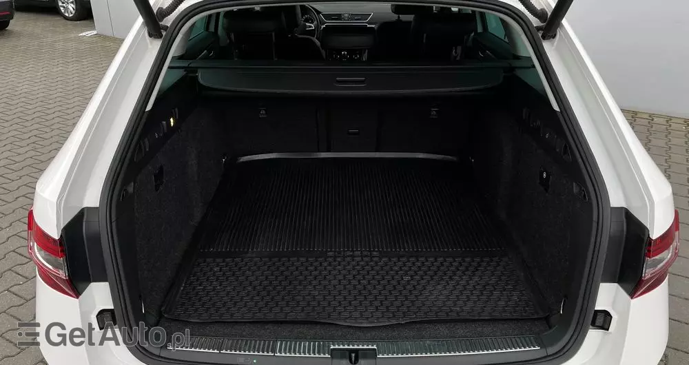 SKODA Superb 2.0 TDI SCR Style DSG