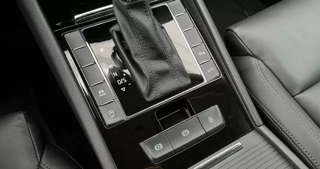 SKODA Superb 2.0 TDI SCR Style DSG