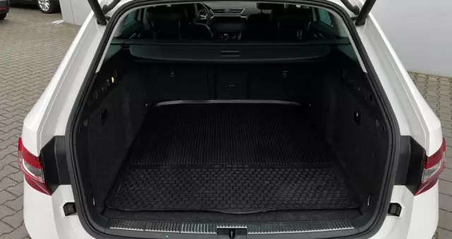 SKODA Superb 2.0 TDI SCR Style DSG