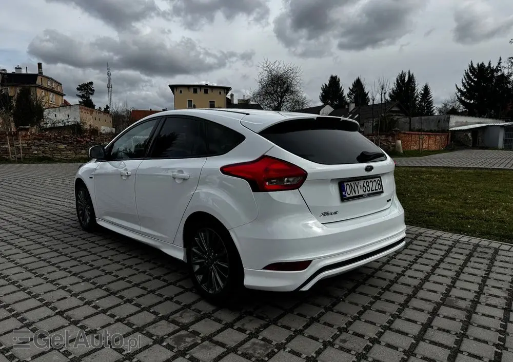 FORD Focus 1.0 EcoBoost Start-Stopp-System ST-LINE