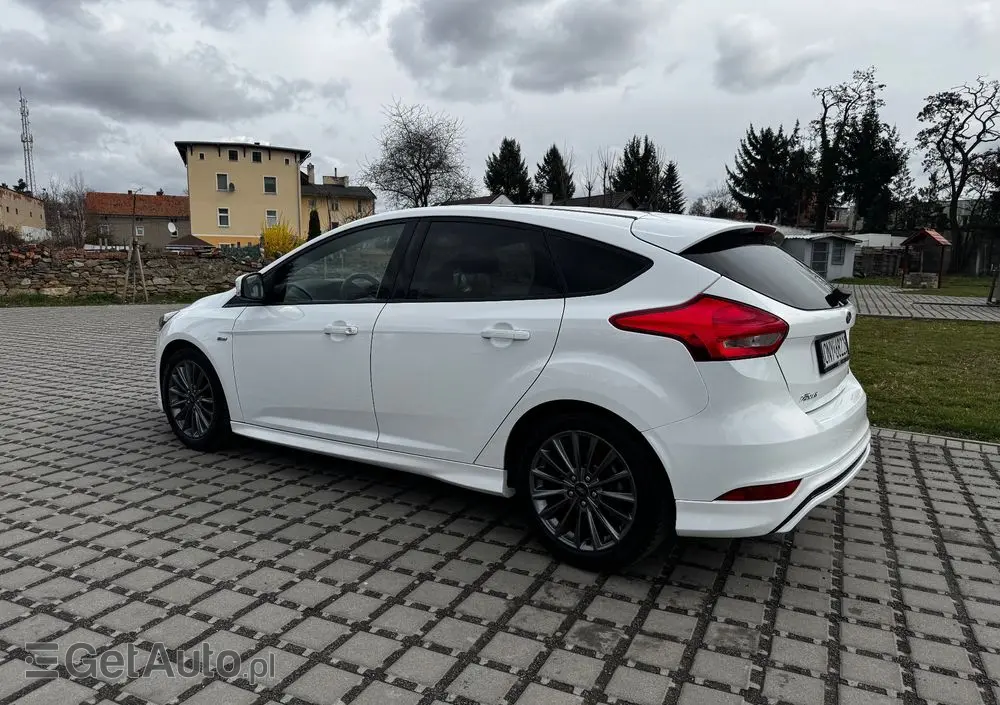 FORD Focus 1.0 EcoBoost Start-Stopp-System ST-LINE