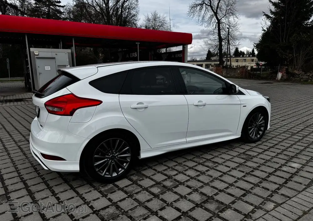 FORD Focus 1.0 EcoBoost Start-Stopp-System ST-LINE