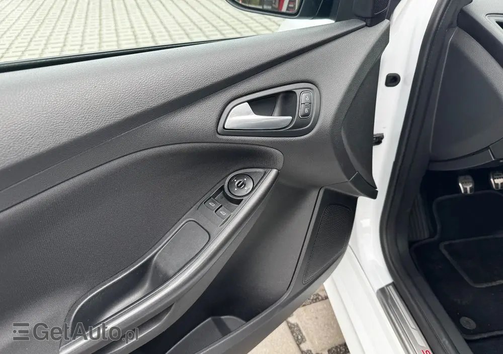 FORD Focus 1.0 EcoBoost Start-Stopp-System ST-LINE