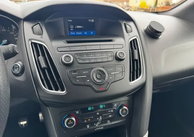 FORD Focus 1.0 EcoBoost Start-Stopp-System ST-LINE