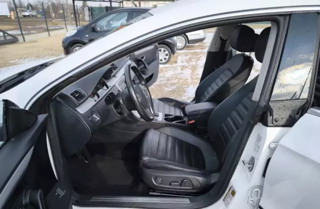 VOLKSWAGEN Passat CC 