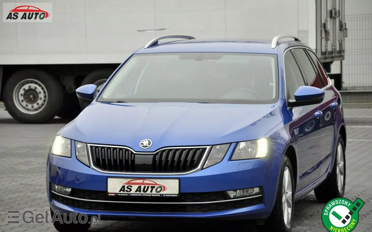 SKODA Octavia Combi 1.6 TDI DSG Style