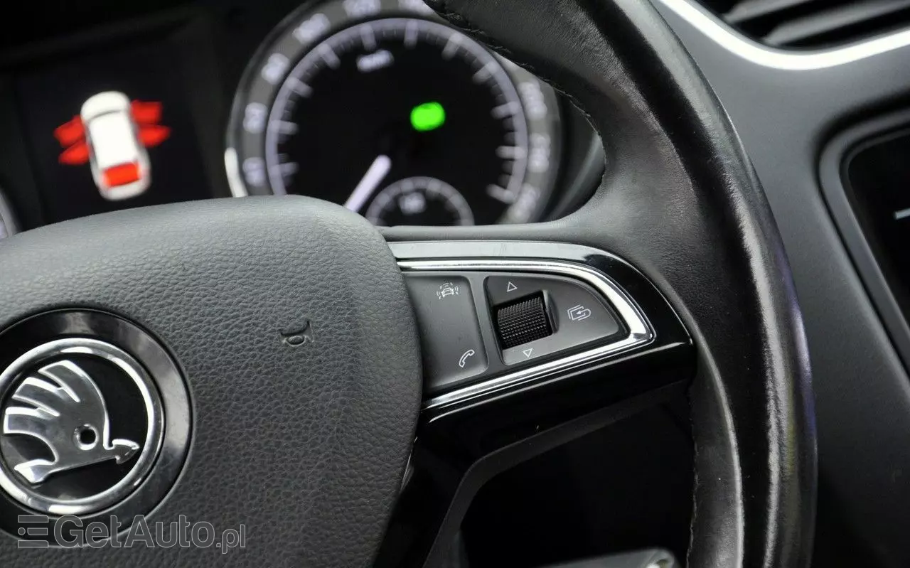 SKODA Octavia Combi 1.6 TDI DSG Style