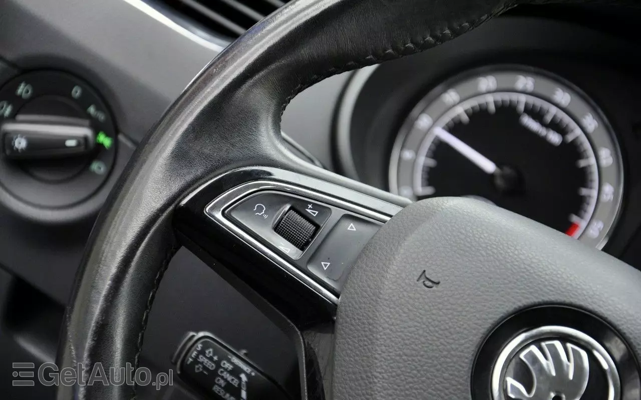 SKODA Octavia Combi 1.6 TDI DSG Style