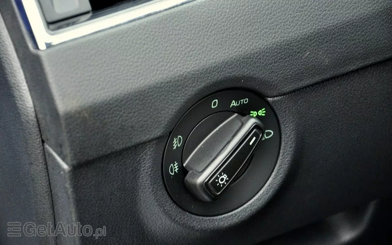 SKODA Octavia Combi 1.6 TDI DSG Style