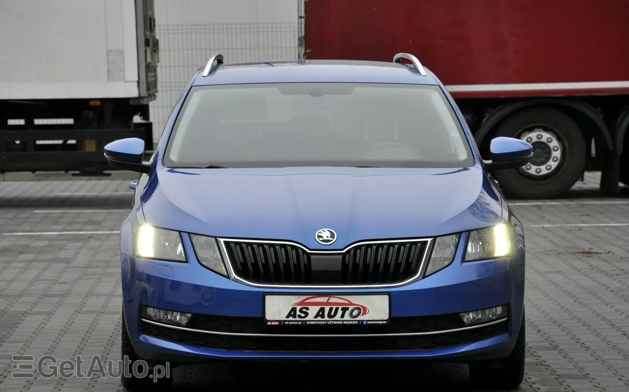 SKODA Octavia Combi 1.6 TDI DSG Style