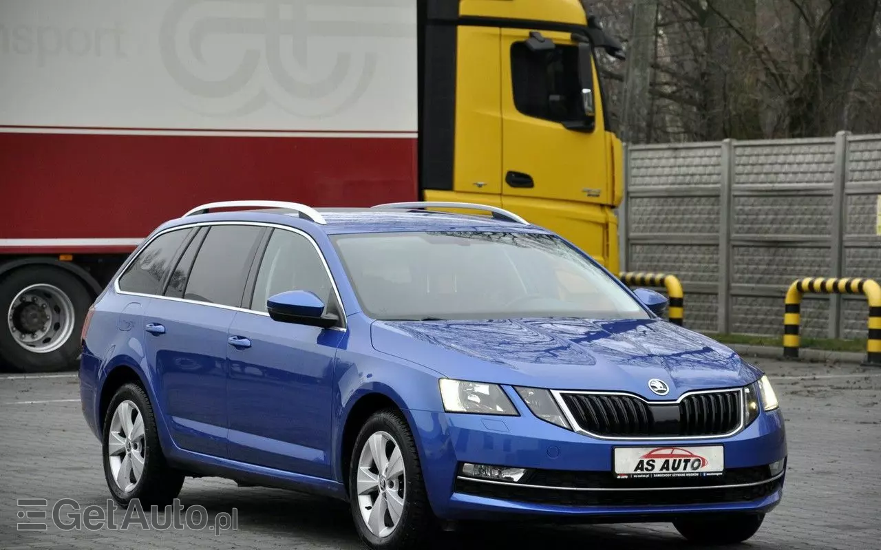 SKODA Octavia Combi 1.6 TDI DSG Style