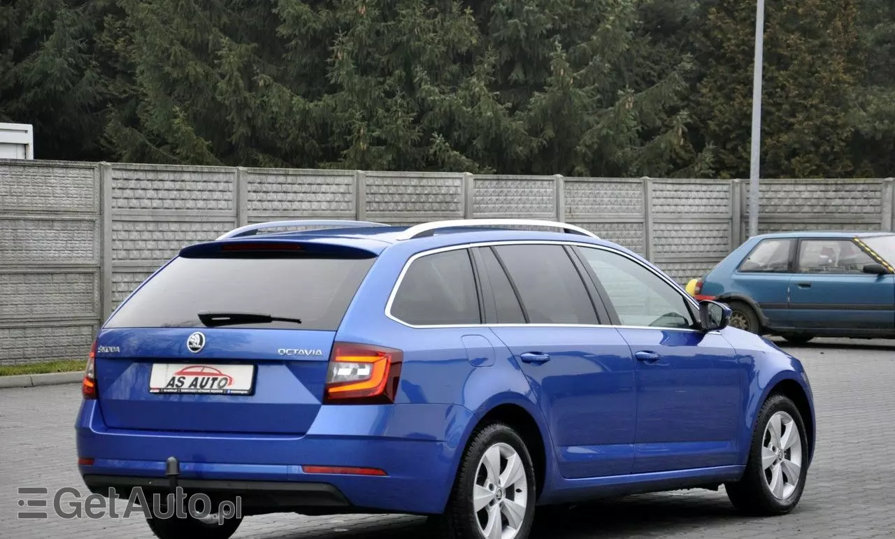 SKODA Octavia Combi 1.6 TDI DSG Style