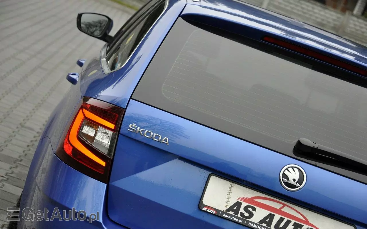 SKODA Octavia Combi 1.6 TDI DSG Style