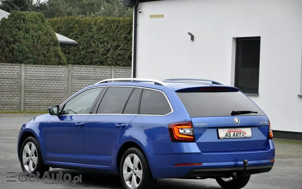 SKODA Octavia Combi 1.6 TDI DSG Style