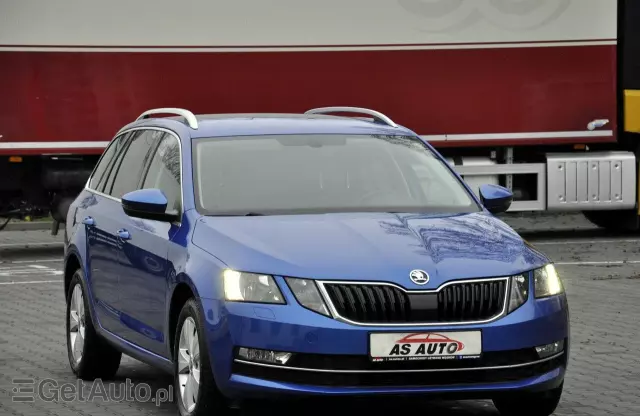SKODA Octavia Combi 1.6 TDI DSG Style