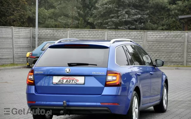 SKODA Octavia Combi 1.6 TDI DSG Style
