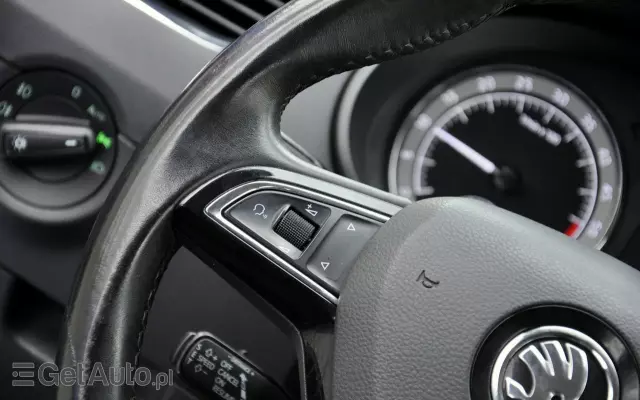 SKODA Octavia Combi 1.6 TDI DSG Style