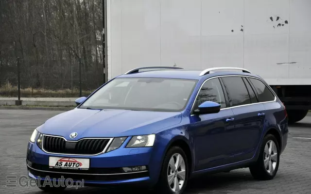 SKODA Octavia Combi 1.6 TDI DSG Style