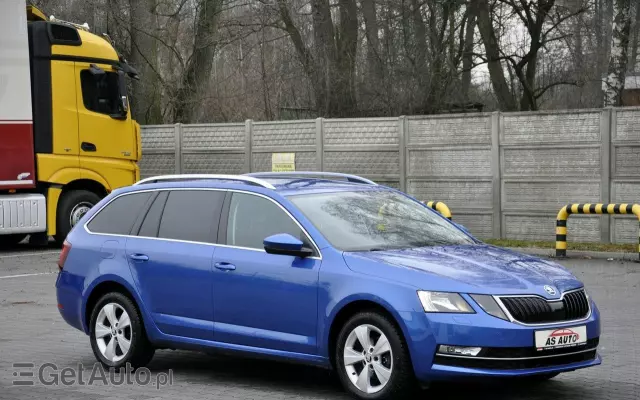 SKODA Octavia Combi 1.6 TDI DSG Style