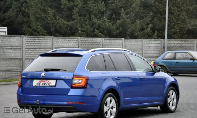SKODA Octavia Combi 1.6 TDI DSG Style