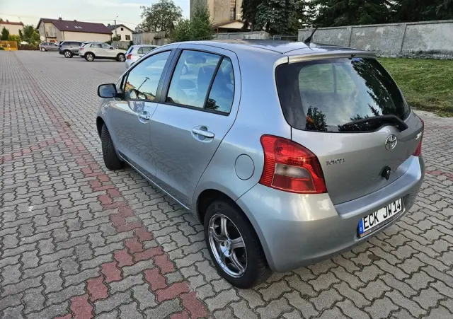 TOYOTA Yaris 1.3 Luna