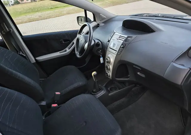 TOYOTA Yaris 1.3 Luna