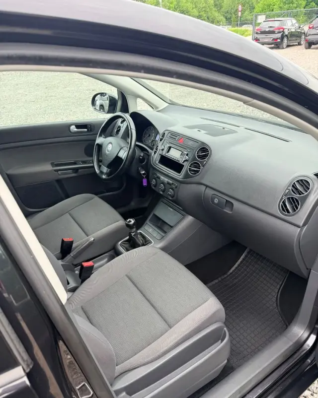 VOLKSWAGEN Golf Plus 1.6 United
