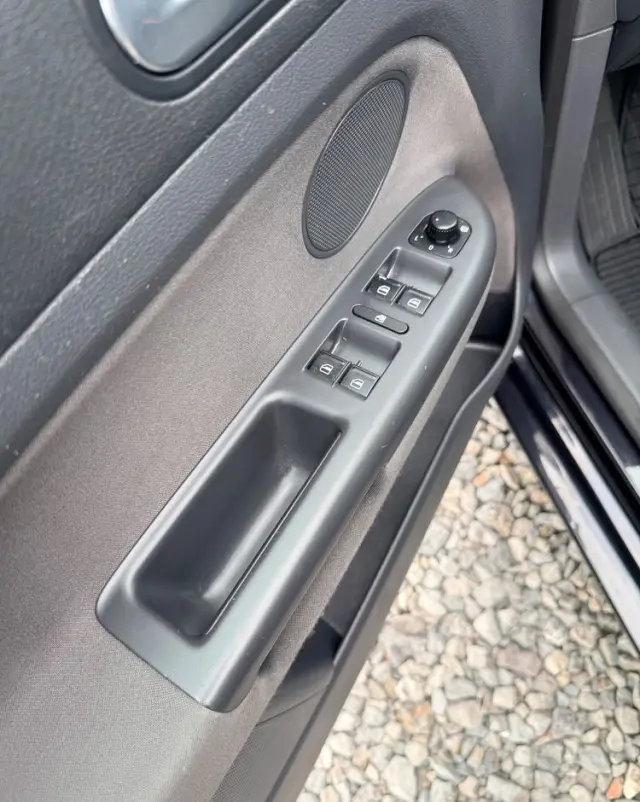 VOLKSWAGEN Golf Plus 1.6 United