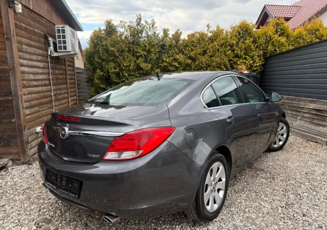 OPEL Insignia 1.6 Turbo Edition