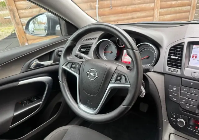 OPEL Insignia 1.6 Turbo Edition