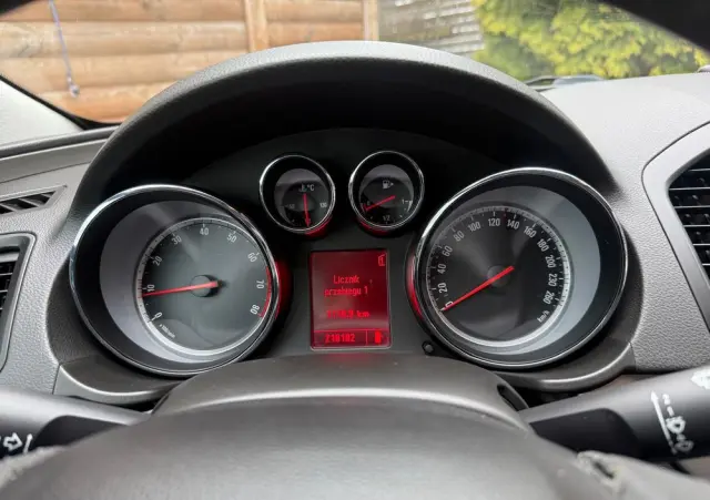 OPEL Insignia 1.6 Turbo Edition