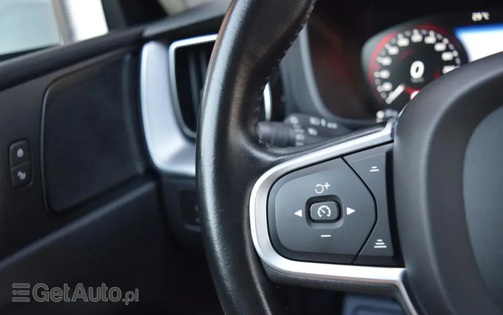 VOLVO XC 60 D4 Geartronic Momentum Pro