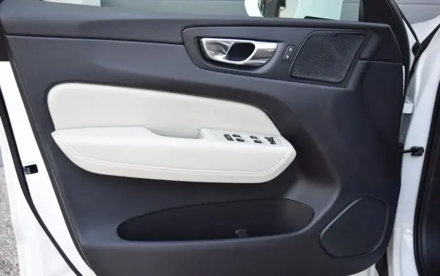 VOLVO XC 60 D4 Geartronic Momentum Pro