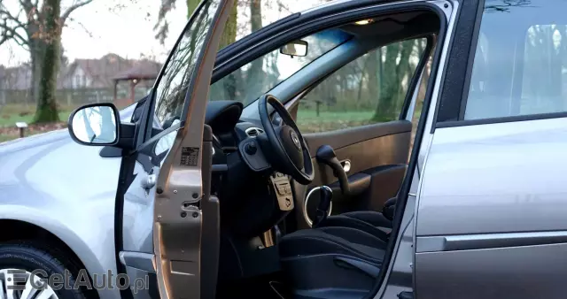 RENAULT Clio 1.2 16V TCE Edition Dynamique