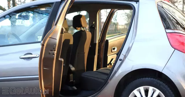 RENAULT Clio 1.2 16V TCE Edition Dynamique