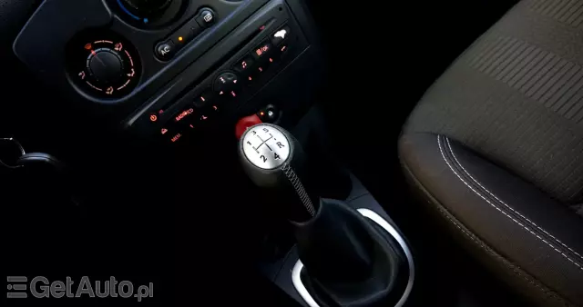 RENAULT Clio 1.2 16V TCE Edition Dynamique