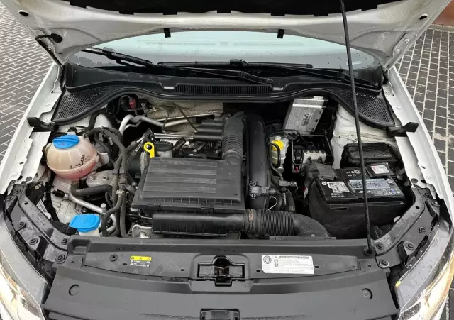 VOLKSWAGEN Polo 1.2 TSI (Blue Motion Technology) Highline