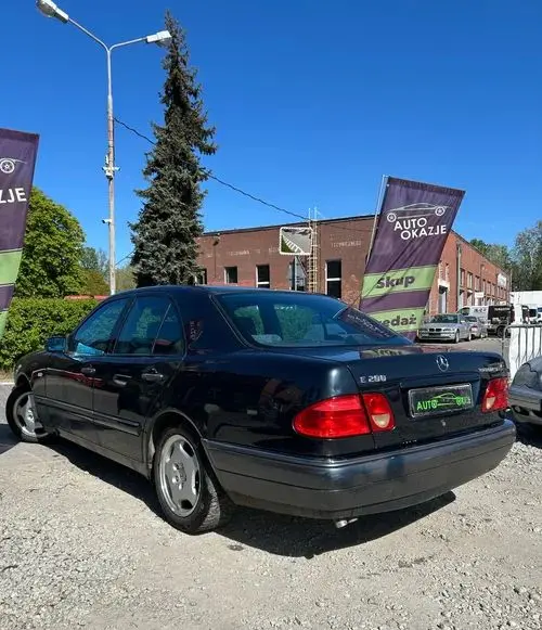 MERCEDES-BENZ 290 