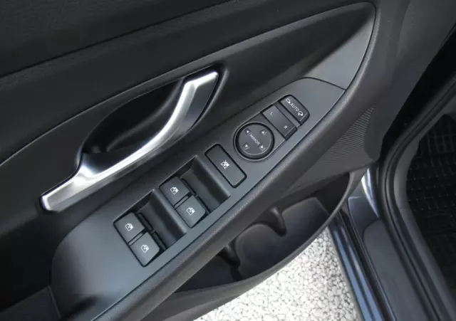 HYUNDAI I30 1.0 T-GDI Smart DCT