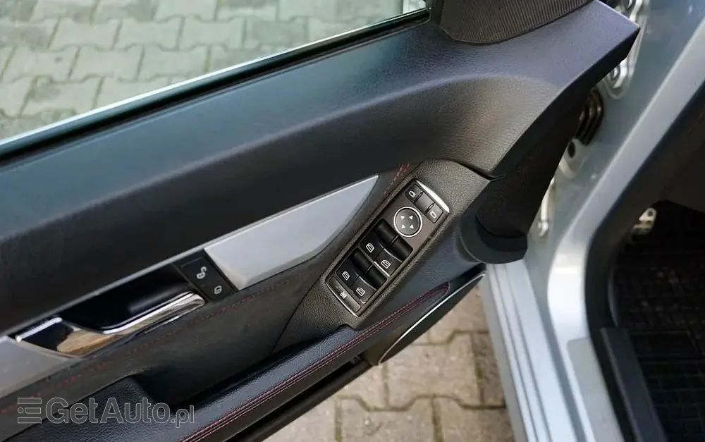 MERCEDES-BENZ Klasa C 200 CDI BlueEff Avantgarde