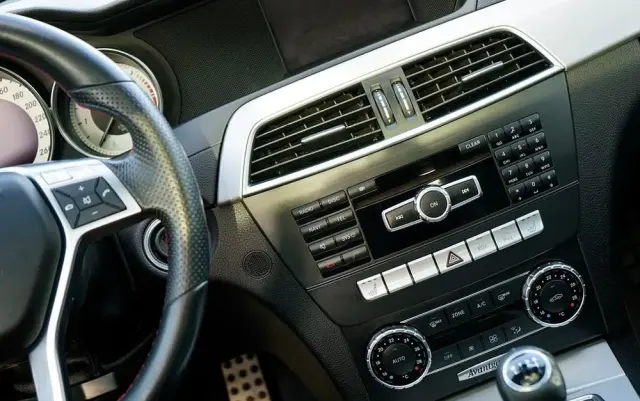 MERCEDES-BENZ Klasa C 200 CDI BlueEff Avantgarde