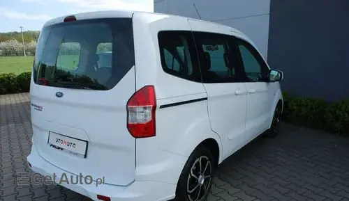 FORD Tourneo Courier 