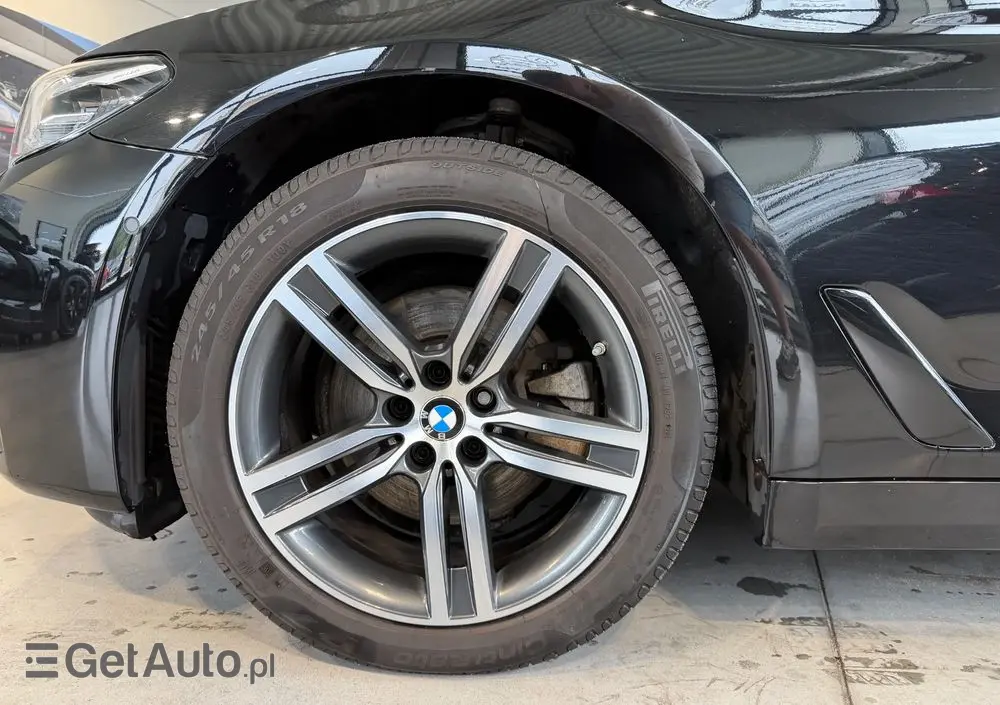 BMW Seria 5 520d xDrive Business Edition
