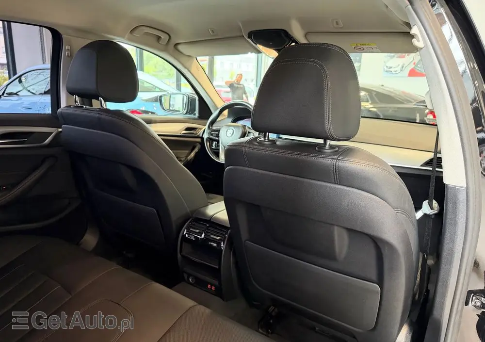 BMW Seria 5 520d xDrive Business Edition