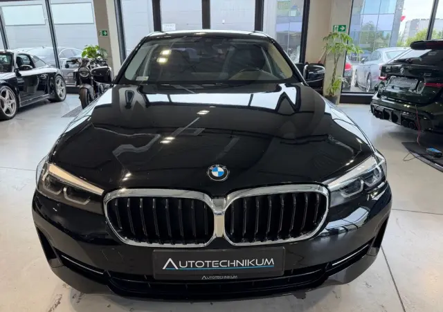 BMW Seria 5 520d xDrive Business Edition