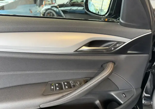 BMW Seria 5 520d xDrive Business Edition