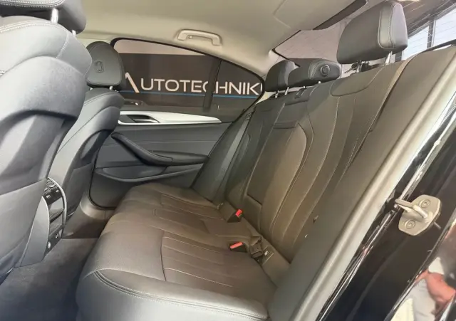 BMW Seria 5 520d xDrive Business Edition