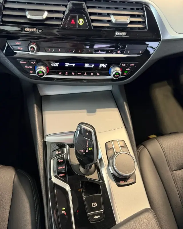 BMW Seria 5 520d xDrive Business Edition