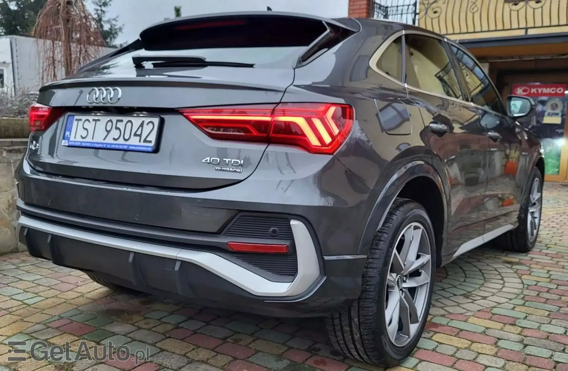 AUDI Q3 