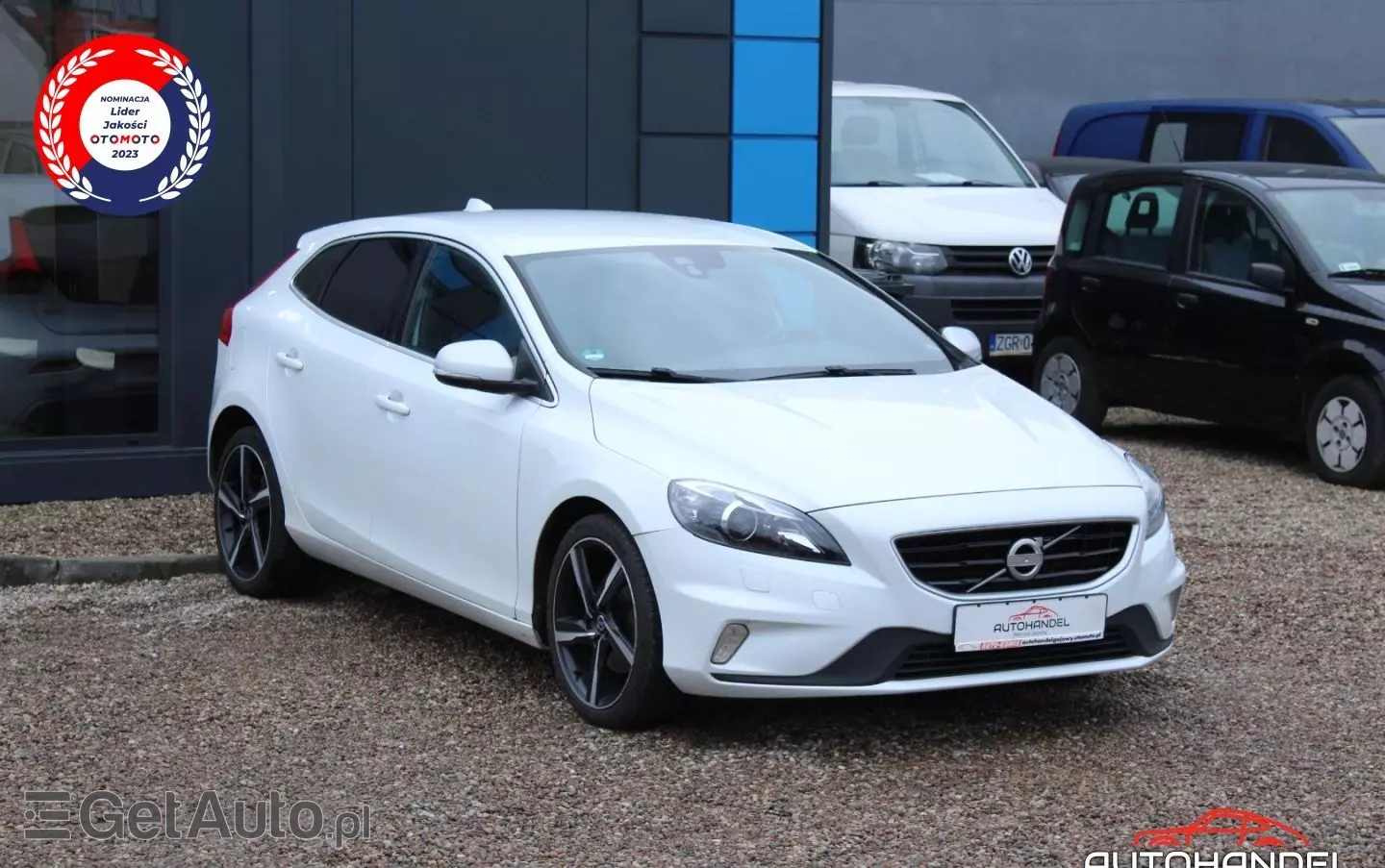 VOLVO V40 